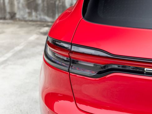 Certified 2026 Porsche Macan AWD/4WD image 21