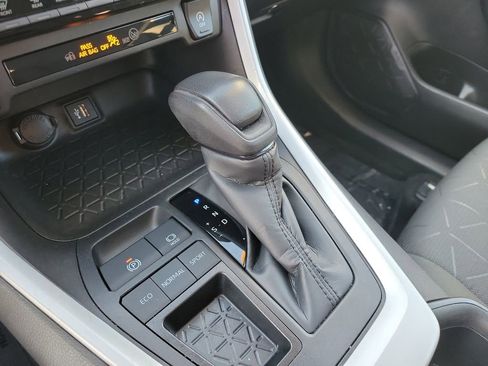 Used 2023 Toyota RAV4 XLE image 21