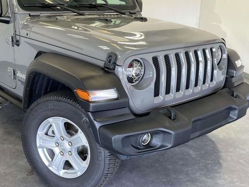 Used 2019 Jeep Wrangler Unlimited Sport S image 9
