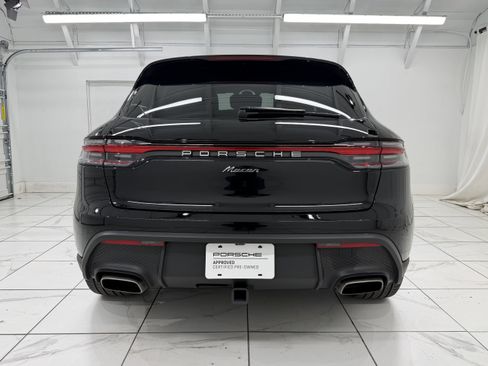 Certified 2025 Porsche Macan image 13