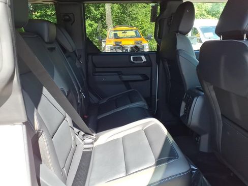 New 2026 Ford Bronco Outer Banks w/ Black Appearance Package AWD/4WD image 11