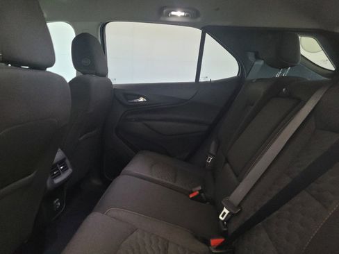 Used 2021 Chevrolet Equinox LT FWD image 18