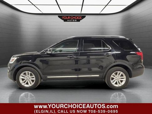 Used 2017 Ford Explorer XLT FWD image 2