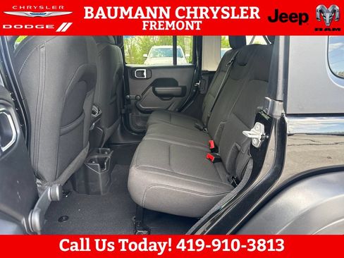 Used 2022 Jeep Wrangler Unlimited Sport AWD/4WD image 25
