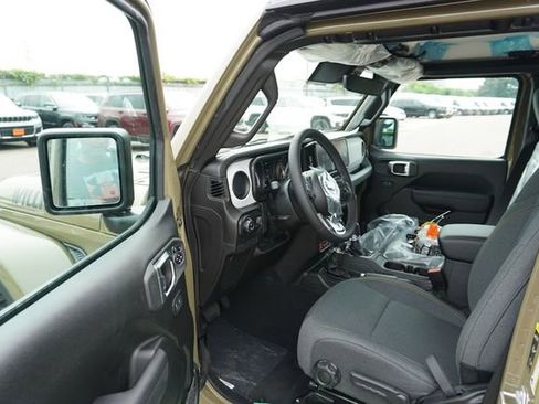 New 2025 Jeep Gladiator Willys image 10