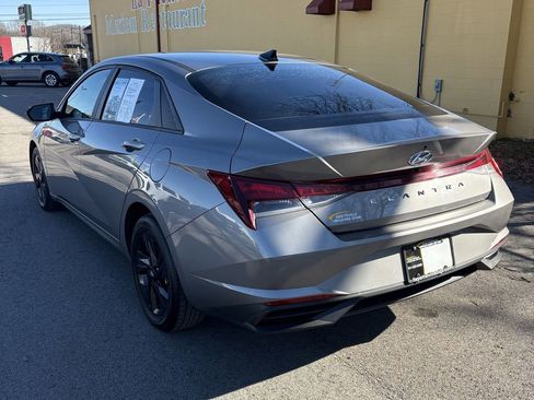 Used 2021 Hyundai Elantra SEL w/ Convenience Package image 5