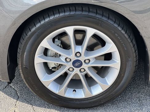 Used 2019 Ford Fusion SE image 11