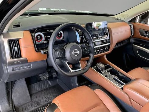 Used 2025 Nissan Pathfinder Platinum w/ Cargo Package FWD image 14