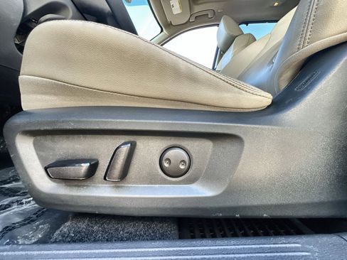 Used 2023 Nissan Rogue SL w/ SL Premium Package image 14