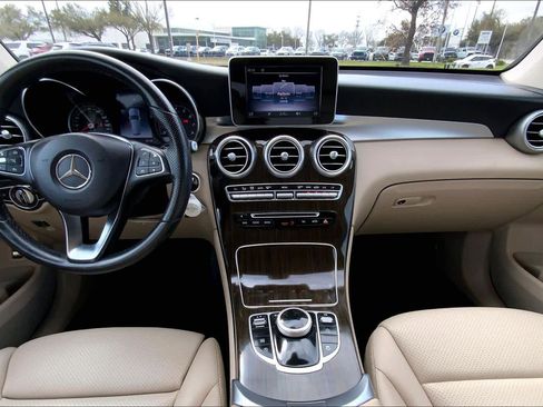Used 2019 Mercedes-Benz GLC 300 GLC 300 w/ Premium Package image 15
