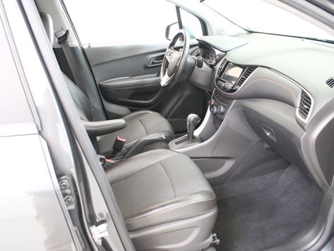 Used 2018 Chevrolet Trax LT w/ LT Convenience Package AWD/4WD image 26