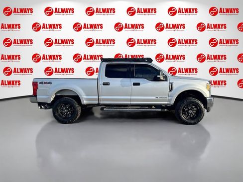 Used 2017 Ford F250 XLT image 4