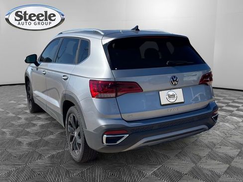 New 2024 Volkswagen Taos SE image 3