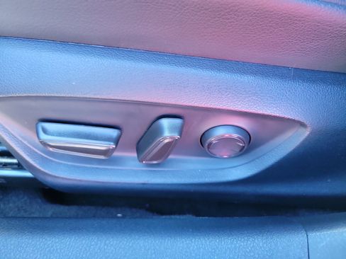 Used 2024 Toyota Camry SE image 19