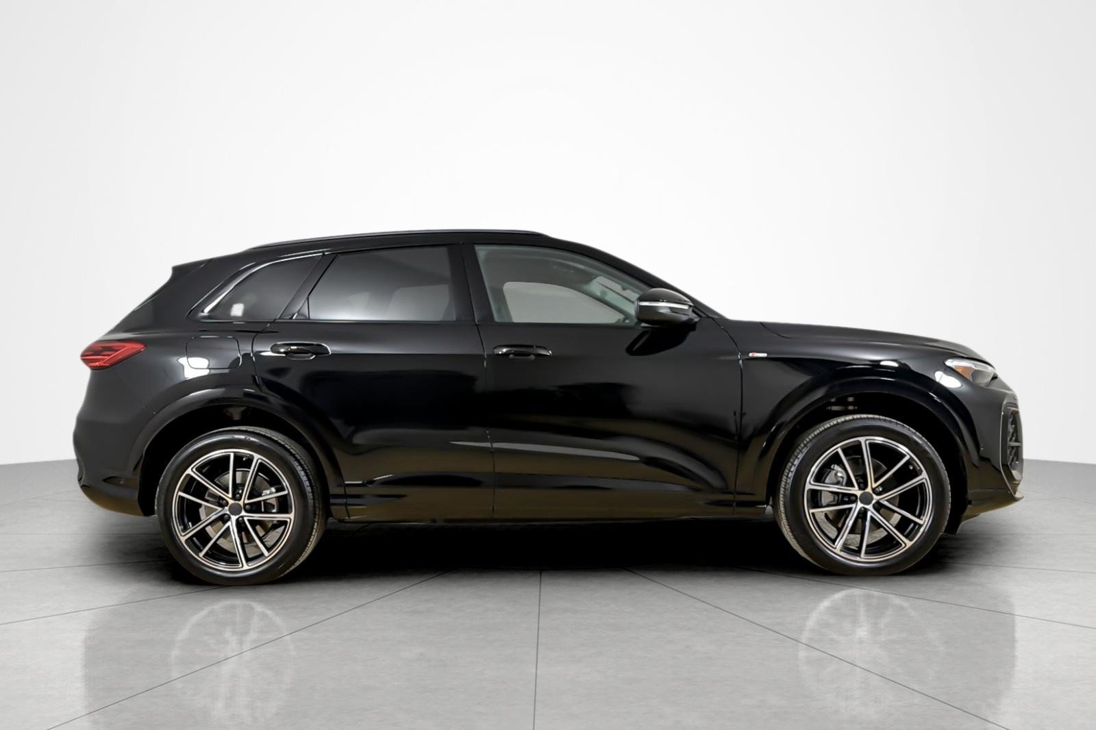 Used 2026 Audi Q5 Premium Plus w/ Premium Plus AWD/4WD image 6