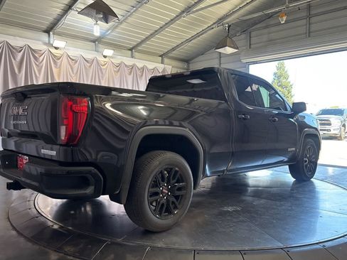 Used 2019 GMC Sierra 1500 Elevation w/ Elevation Value Package RWD image 3