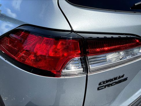 Used 2025 Toyota Corolla Cross LE w/ Moonroof Package AWD/4WD image 23