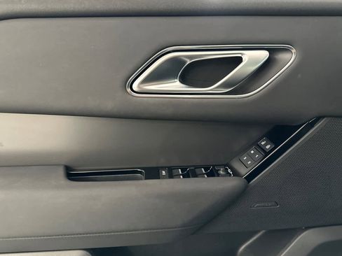 Used 2025 Land Rover Range Rover Velar Dynamic SE image 12