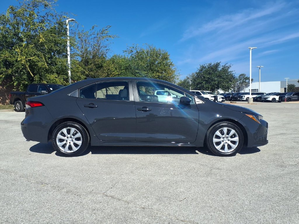 Used 2026 Toyota Corolla LE FWD image 4