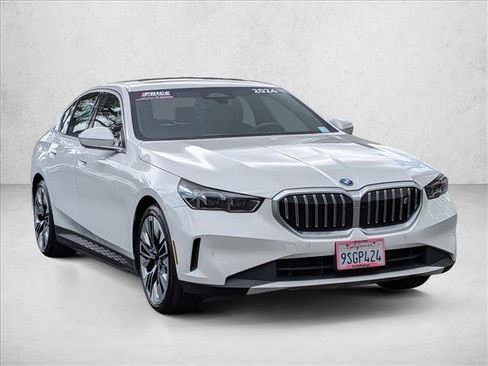 Used 2024 BMW i5 eDrive40i w/ Convenience Package RWD image 3