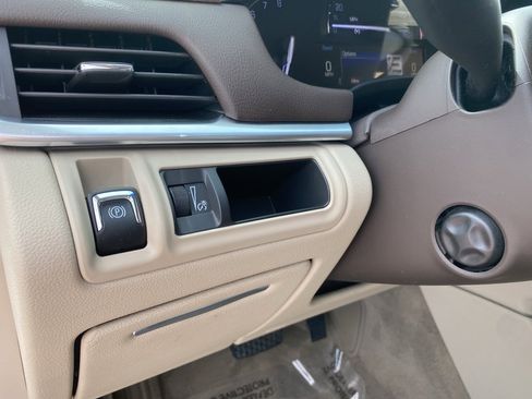 Used 2017 Cadillac XTS Luxury w/ Driver Awareness Package image 30