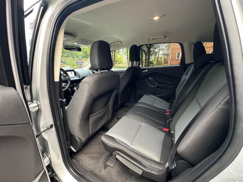 Used 2019 Ford Escape SE FWD image 19
