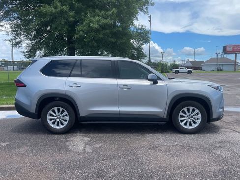 Used 2026 Toyota Grand Highlander AWD image 8