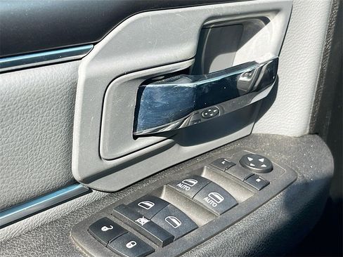Used 2022 RAM 1500 Classic SLT image 17