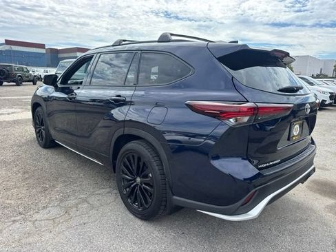 Used 2024 Toyota Highlander XSE FWD image 7