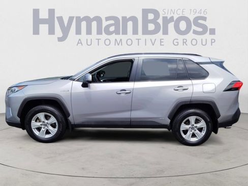 Used 2021 Toyota RAV4 XLE Premium image 6
