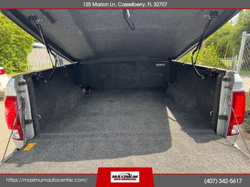 Used 2011 RAM 1500 Classic SLT w/ Technology Group RWD image 20