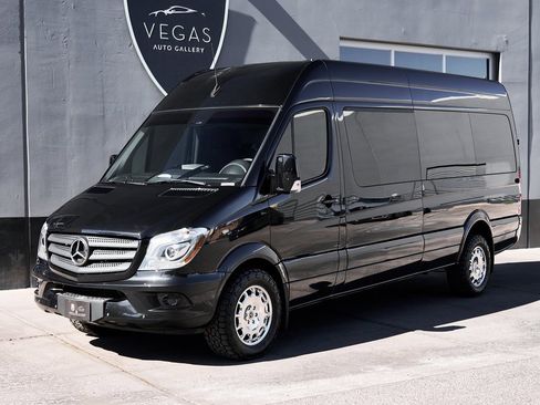 Used 2017 Mercedes-Benz Sprinter 3500 image 5
