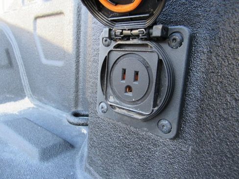 Certified 2023 GMC Sierra 1500 AT4 w/ AT4 Premium Package image 32