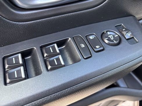 Used 2023 Honda Pilot EX-L image 12