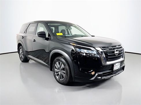 Used 2024 Nissan Pathfinder S image 8