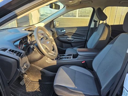 Used 2018 Ford Escape SE image 18