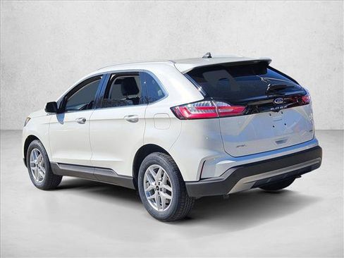 Used 2024 Ford Edge SEL w/ Convenience Package AWD/4WD image 8