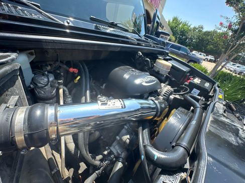 Used 2005 HUMMER H2 SUT w/ Preferred Equipment Group AWD/4WD image 35