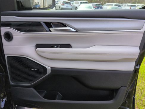 New 2026 Jeep Grand Wagoneer L 2WD image 23
