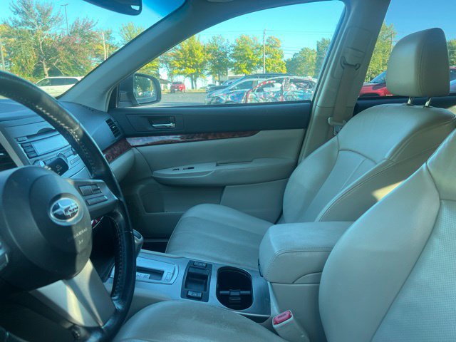 Used 2011 Subaru Outback 2.5i Limited w/ PWR Moonroof Pkg AWD/4WD image 2