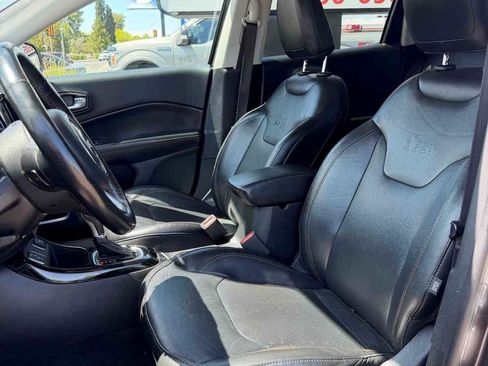 Used 2018 Jeep Compass Limited w/ Navigation Group FWD image 19