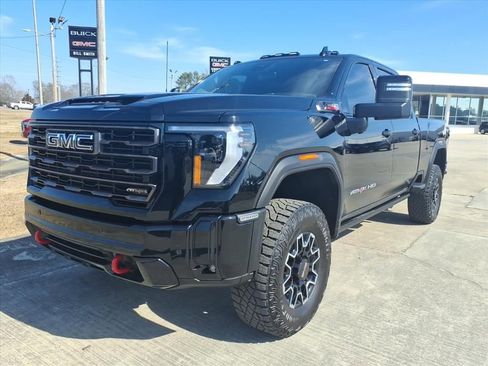 Used 2026 GMC Sierra 2500 AT4X image 3