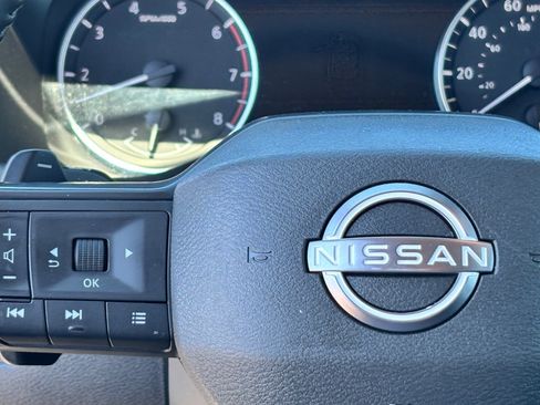 Certified 2025 Nissan Rogue SV image 19