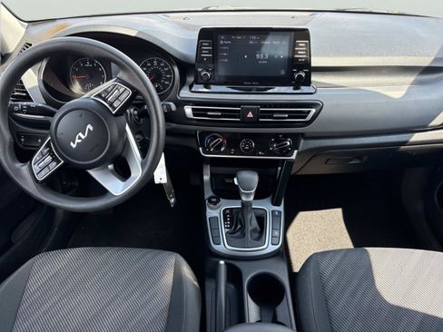 Used 2023 Kia Seltos LX AWD/4WD image 15