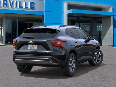 New 2026 Chevrolet Trax LT w/ LT Convenience Package FWD image 4