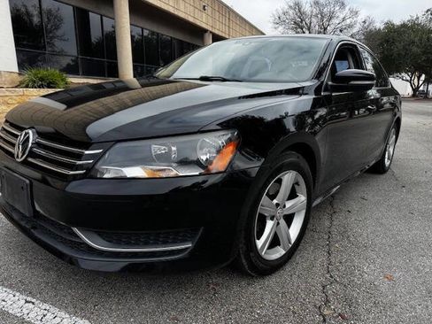 Used 2015 Volkswagen Passat 1.8T SE image 2