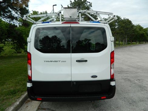 Used 2019 Ford Transit 250 130 Low Roof w/ Exterior Upgrade Package RWD image 8