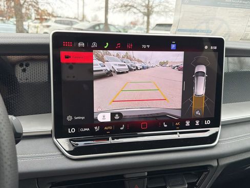 New 2026 Volkswagen Tiguan SE R-Line FWD image 30