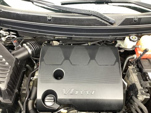 Used 2018 Buick Enclave Essence AWD/4WD image 9