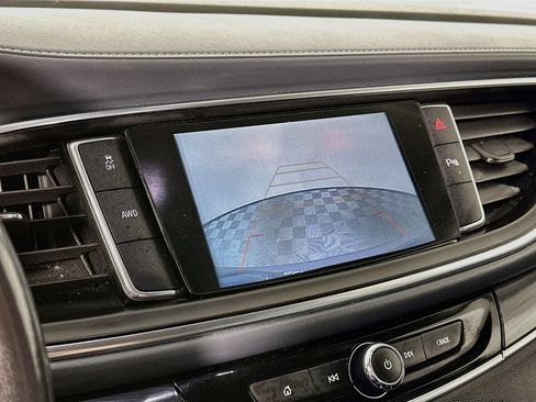 Used 2019 Buick Enclave Essence AWD/4WD image 23